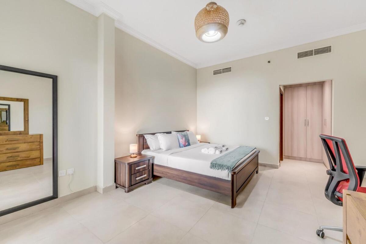Appartement Waves - Spacious 1br With Balcony & Cozy Interiors In Jvc
